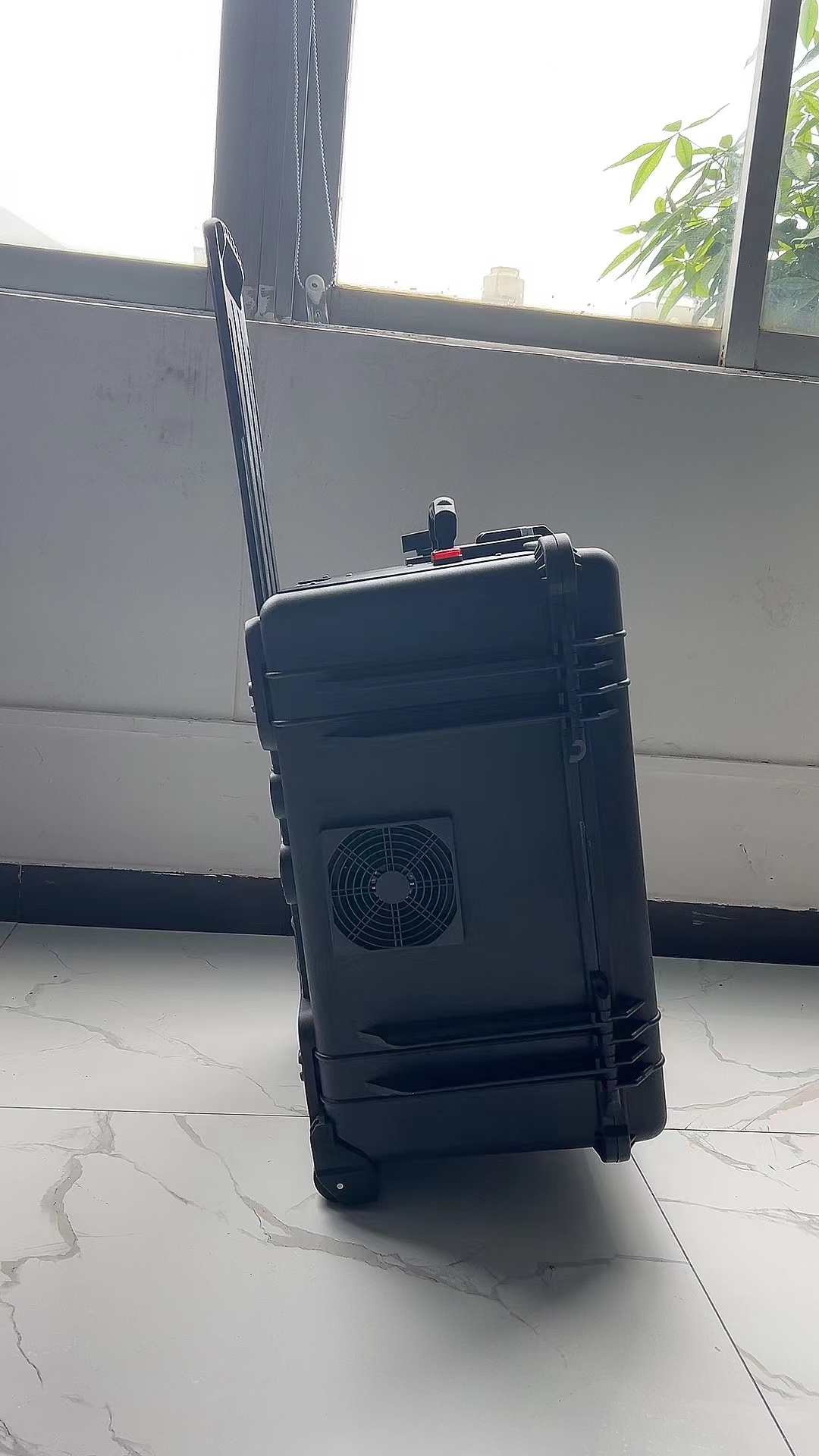 锡山手拉箱型移动通信干扰器